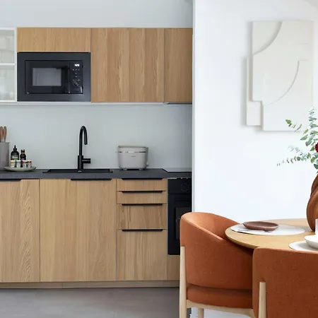 Modernes Mit Kueche & Smart-tv Im Dachgeschoss Appartamento Unterschleißheim